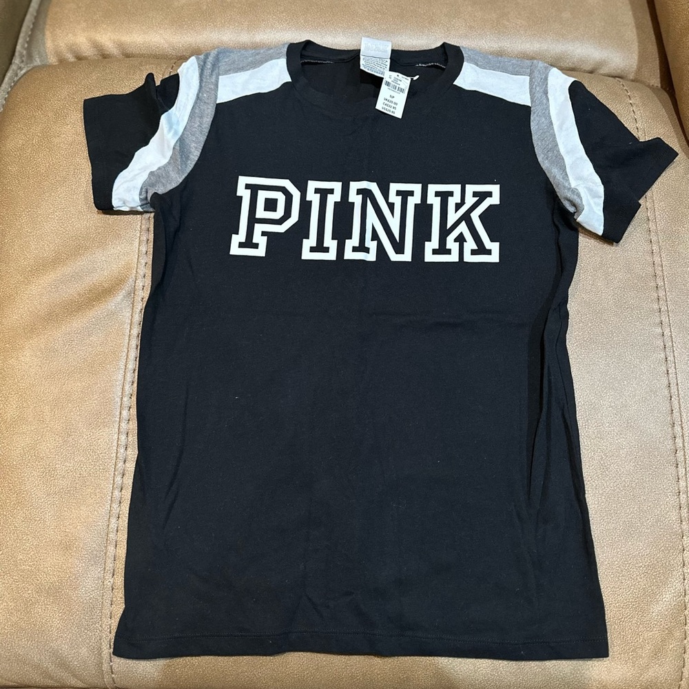 🖤NWT: “PINK” short sleeve tee🖤